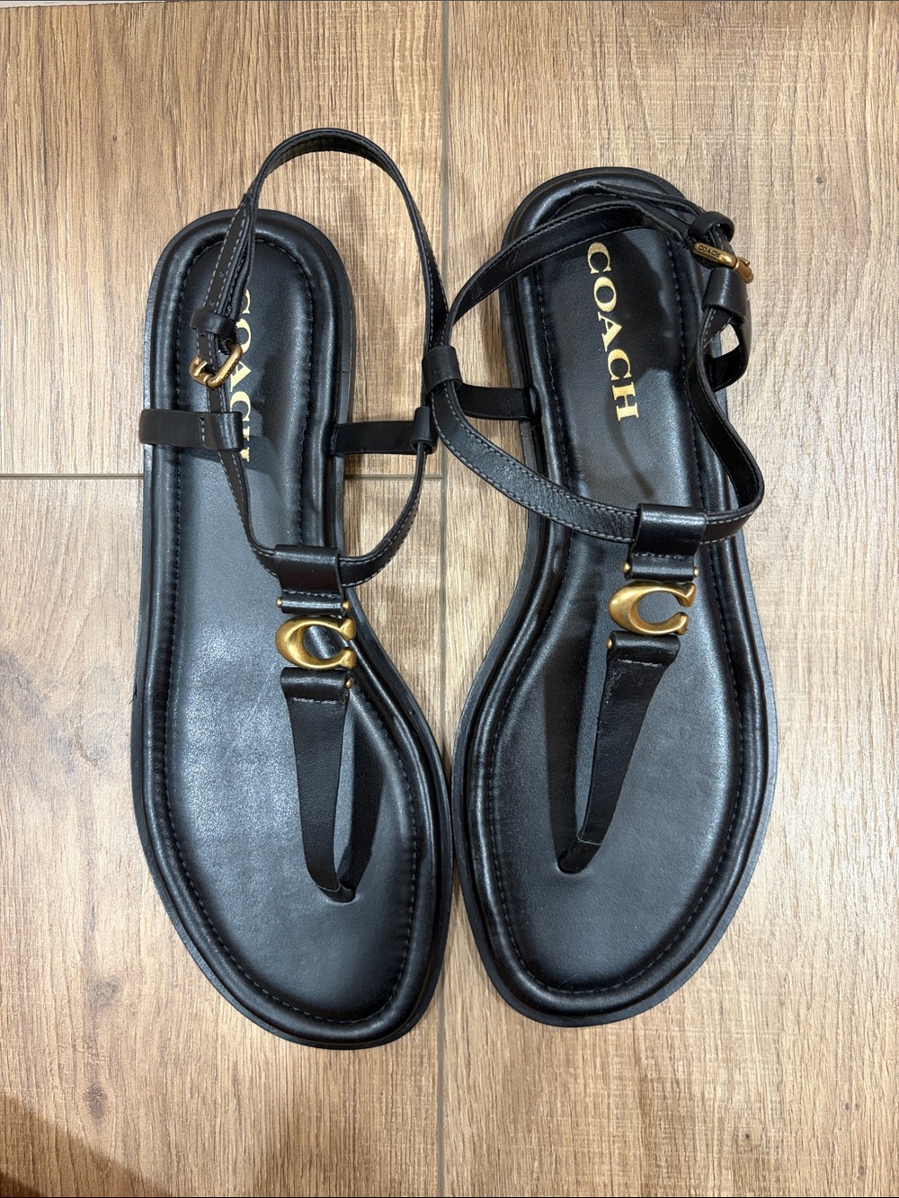 NEW Coach Jessica Black Leather T-Strap Sandals - Picture 2 of 4